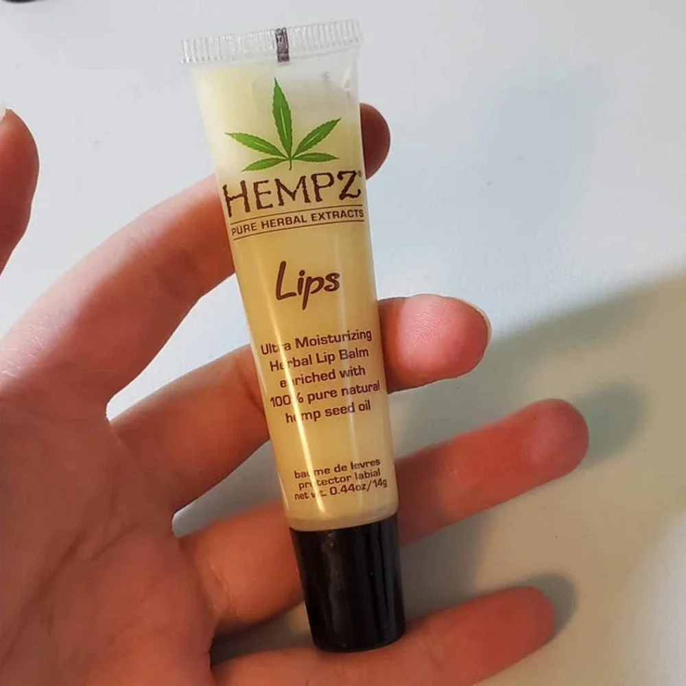 LOT Hempz Herbal Lip Balm & Trifle Lip Scrub